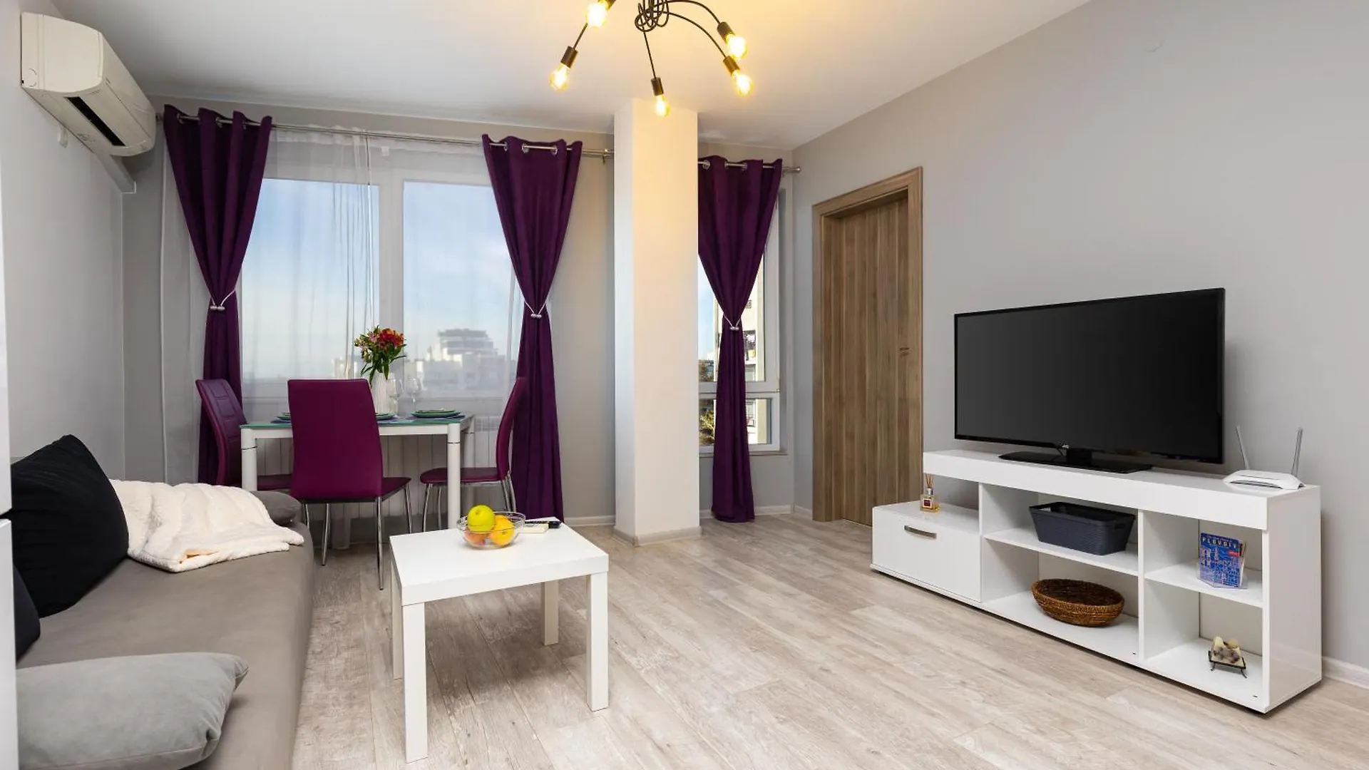 Apartment Valerie Walking Distance To Top Center location